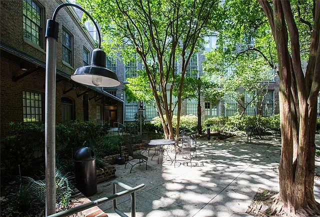 920 Poeyfarre St #303 — Photo 22
