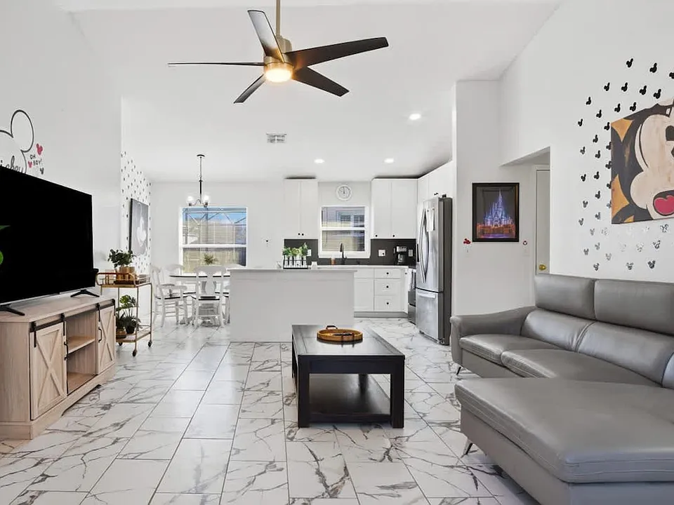 242 Blue Jay Way #ID1520440P