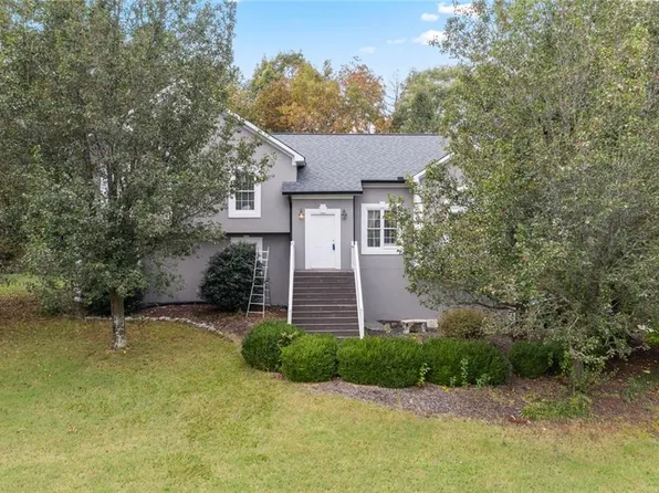 11 Vintage Ct, Cartersville, GA 30120
