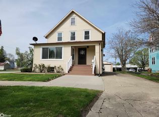 1003 East St, Grinnell, IA 50112
