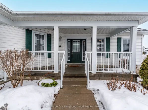 300 Croft St #3201, Pt Hope, ON L1A 0E1