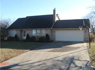 513 Sutton Dr, Palmyra, MO 63461