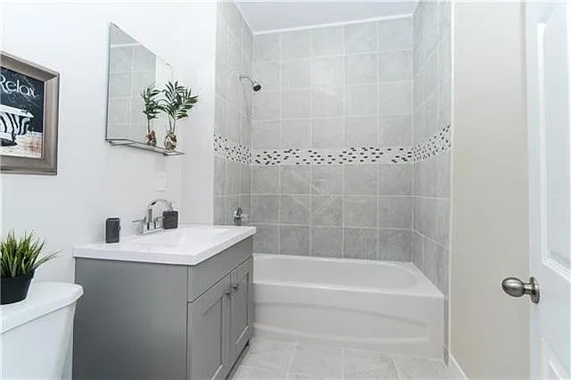 302 Collegiate St #302 — Photo 7