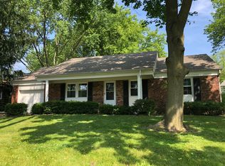 881 Holly Stone Ln, Buffalo Grove, IL