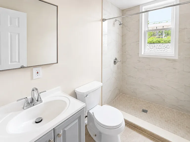 137 Hammond Ave #4 — Photo 41