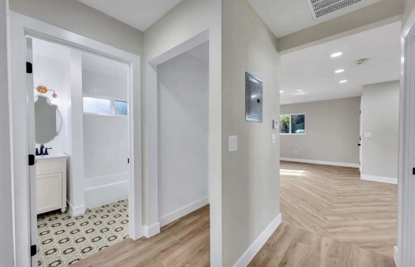 4 bed, 1700 sqft, $4,800 — Photo 4