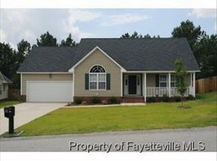 926 Bramblegate Rd, Hope Mills, NC 28348