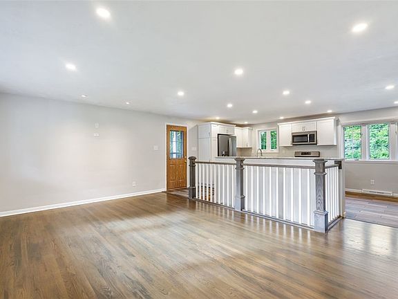 2nd image of 701 Vernon Dr