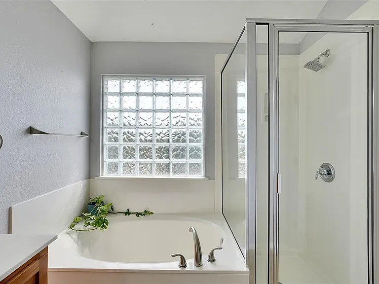 11129 Persimmon Gap Dr — Photo 23