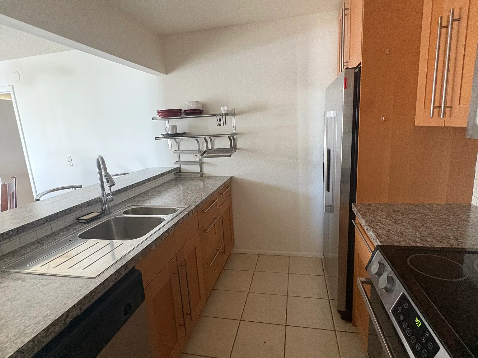 2 bed, 912 sqft, $1,400 — Photo 2