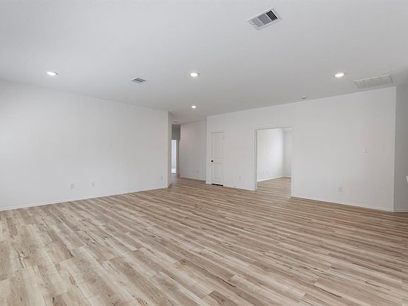 5th image of 31503 Beacon Dr