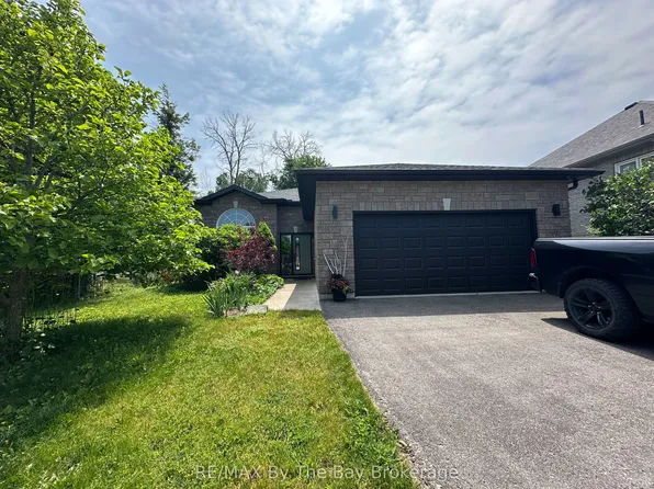 4 Woodside Ct, Wasaga Beach, ON L9Z 1H6