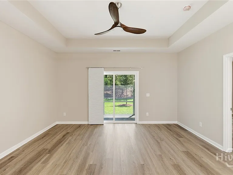 130 Danbury Ct — Photo 16