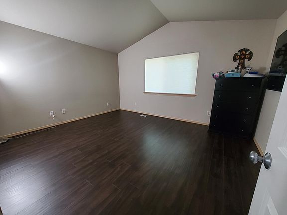 3rd image of 11922 57th Dr SE
