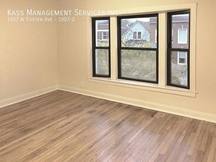 1st image of 1907 W Foster Ave #2