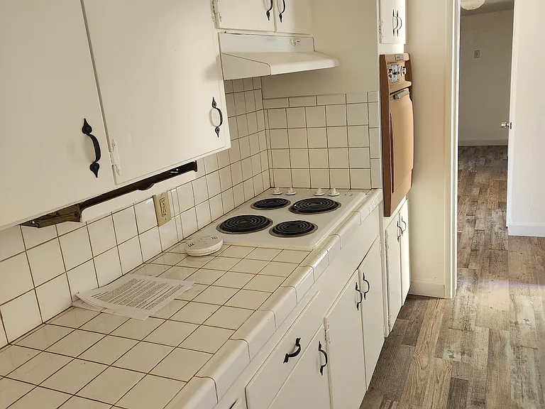 2420 E Pontiac Way — Photo 14