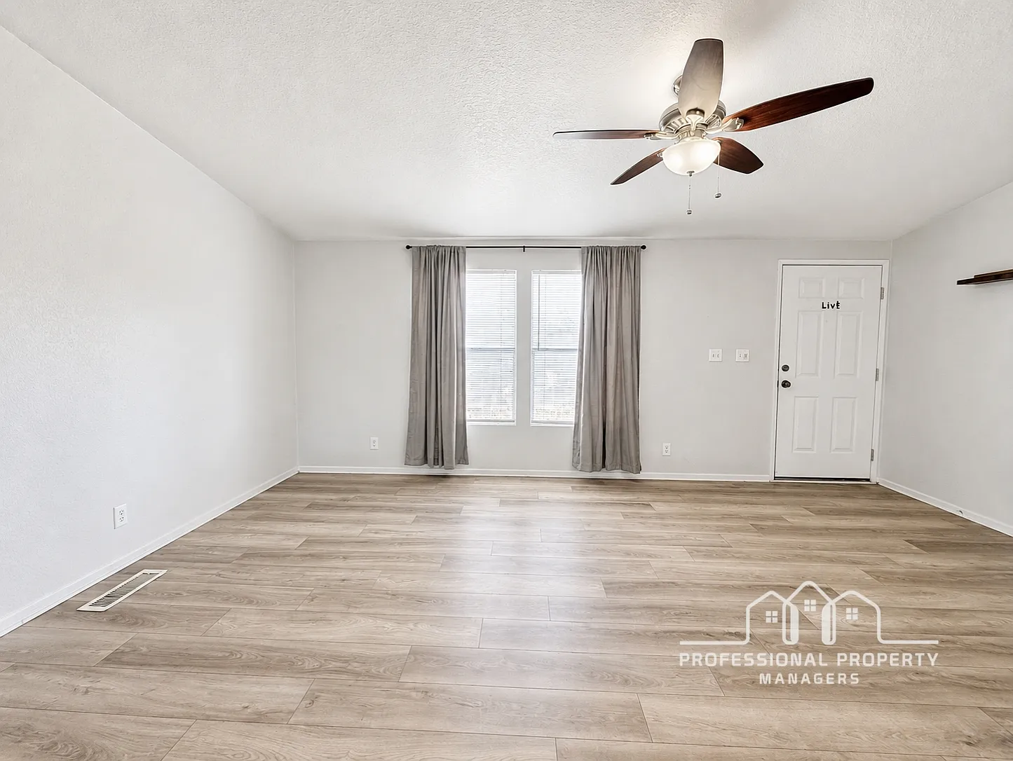 3 bed, 1377 sqft, $1,600 — Photo 3