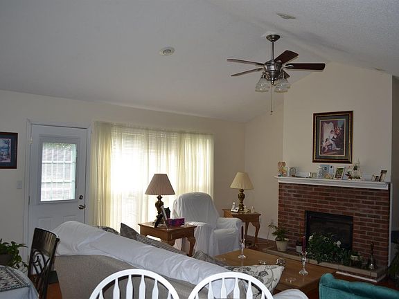 4th image of 104 Lindenberg Dr