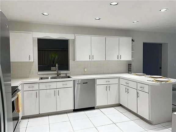 4th image of 16910 SW 109th Ave