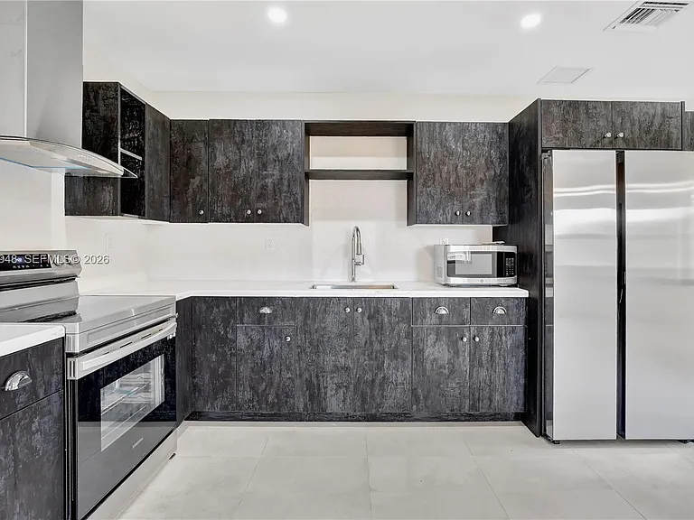 5980 SW 40th Ave #D — Photo 12