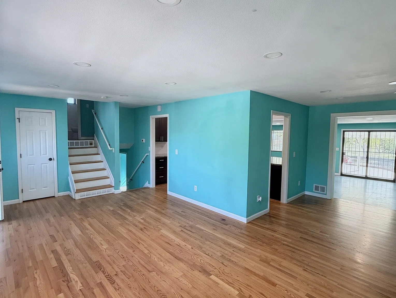 3 bed, 2102 sqft, $3,150 — Photo 3