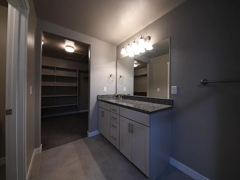 1391 W Bridal Veil Dr — Photo 12