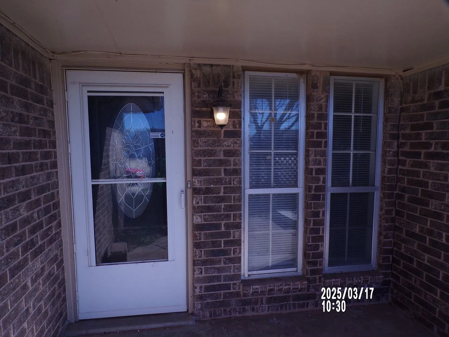 East side! Updated! Granite counter tops! Hard surface flooring throughout! — Photo 2
