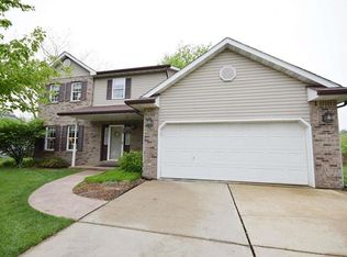 1025 Robert Dr, Maryville, IL 62062