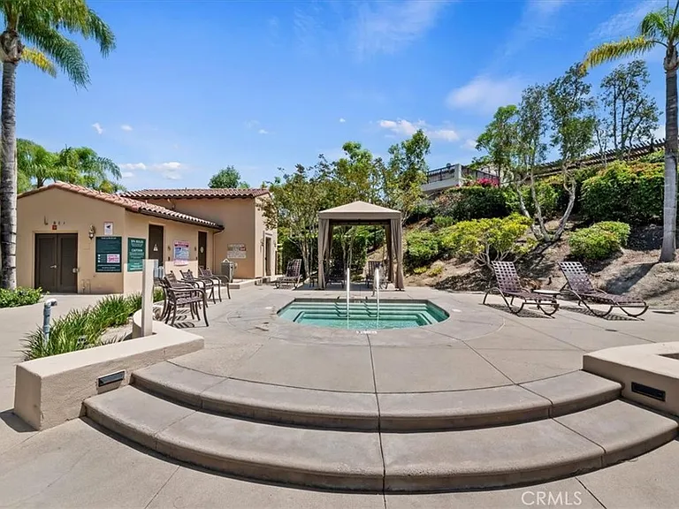 4433 Owens St — Photo 37