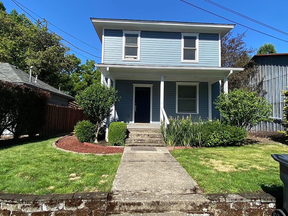 1st image of 724 SW 10th St