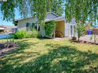 833 E 7th St, Molalla, OR 97038