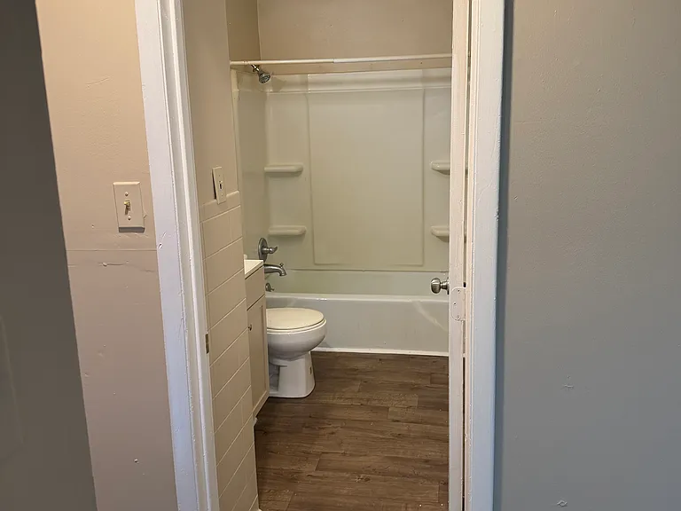 31 Elm St #8 — Photo 2