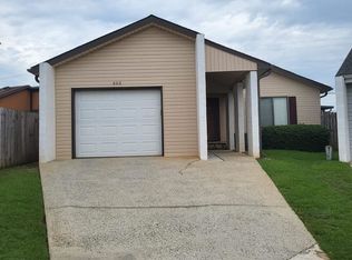 203 Atrium Ct, Warner Robins, GA 31088