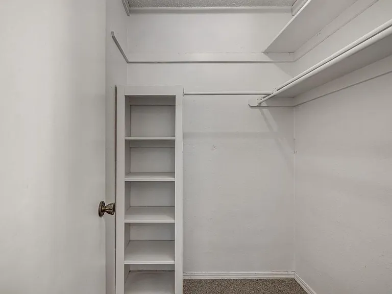 523 N Robin Way — Photo 27