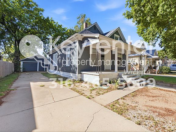 2nd image of 2035 N Park Pl