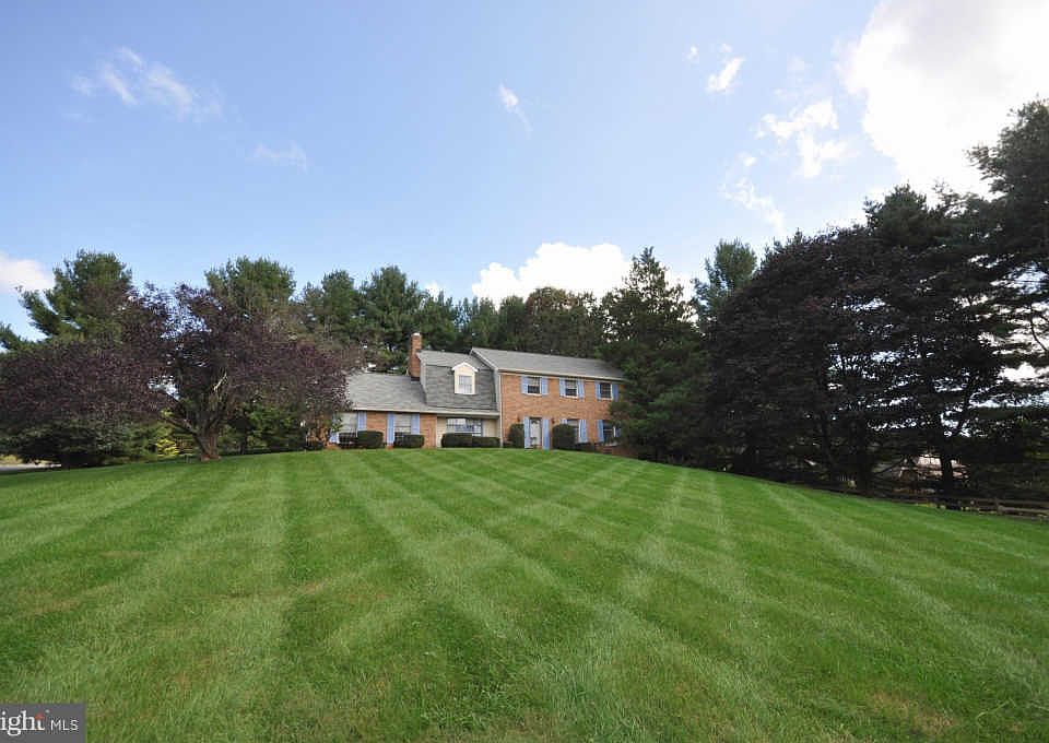 1st image of 1129 Jade Dr
