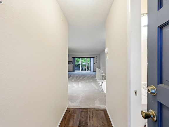 5th image of 1550 SE Lava Dr APT 9