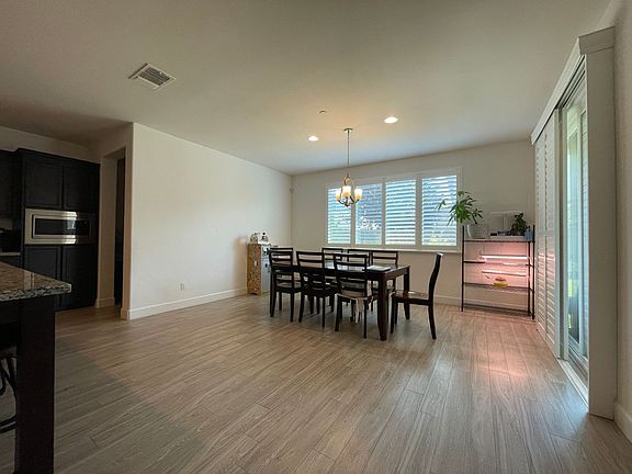 5th image of 249 Ginger St