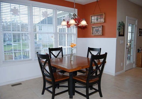 Kitchen Eating Area