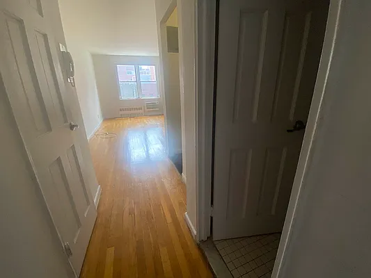 Rented by Bond New York | media 9