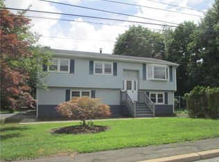 35 Sunrise Dr, Stony Point, NY 10980