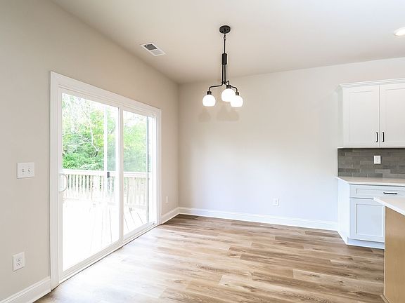 5th image of 1803 Country Club Rd