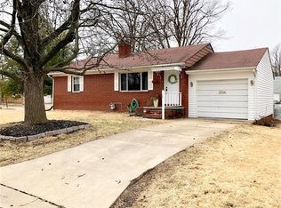 2134 Marquette Dr, Alton, IL 62002