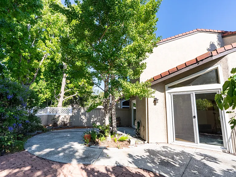 227 Stanford Ct — Photo 26