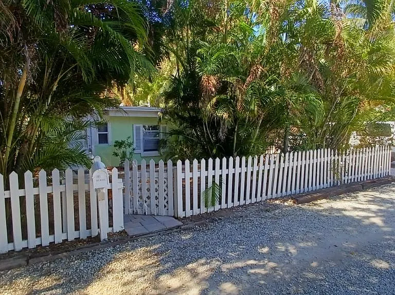 3809 Periwinkle Ln — Photo 4