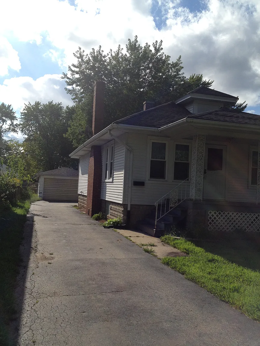 127 S Park Rd photo 1