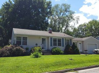 9 Robin Dr, Saint Charles, MO 63301