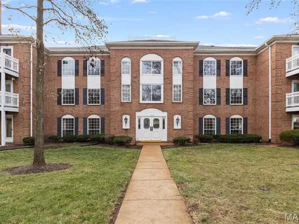 974 Claytonbrook Dr #1A, Ballwin, MO 63011