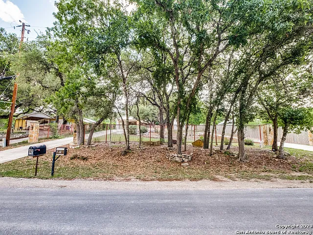 2 bed, 2.0 bath, 1064 sqft, $2,200 — Photo 4