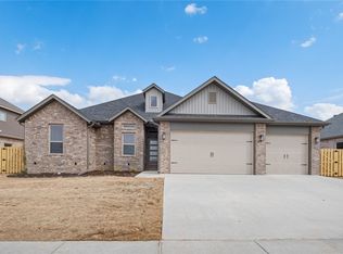 2100 Charles St, Pea Ridge, AR 72751